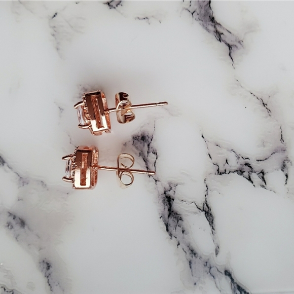 New Fashion Rose Gold Stud Earrings - Picture 6 of 7